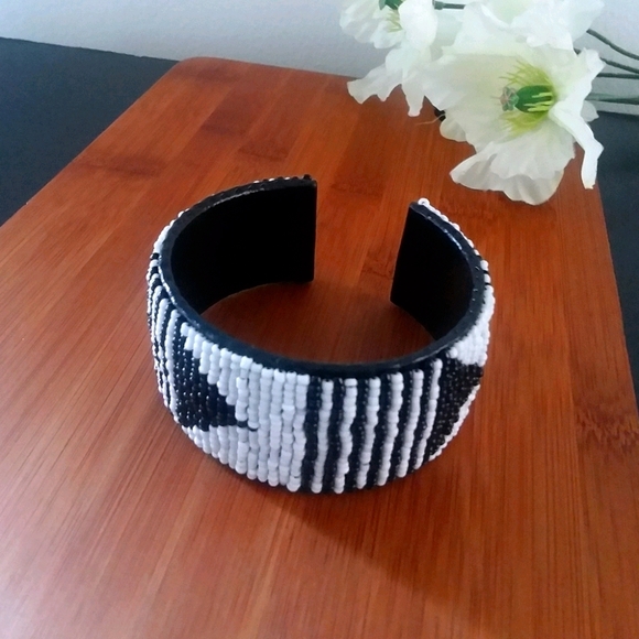 No Brand Jewelry - 1PC Beautiful Kenyan Leather Bracelet